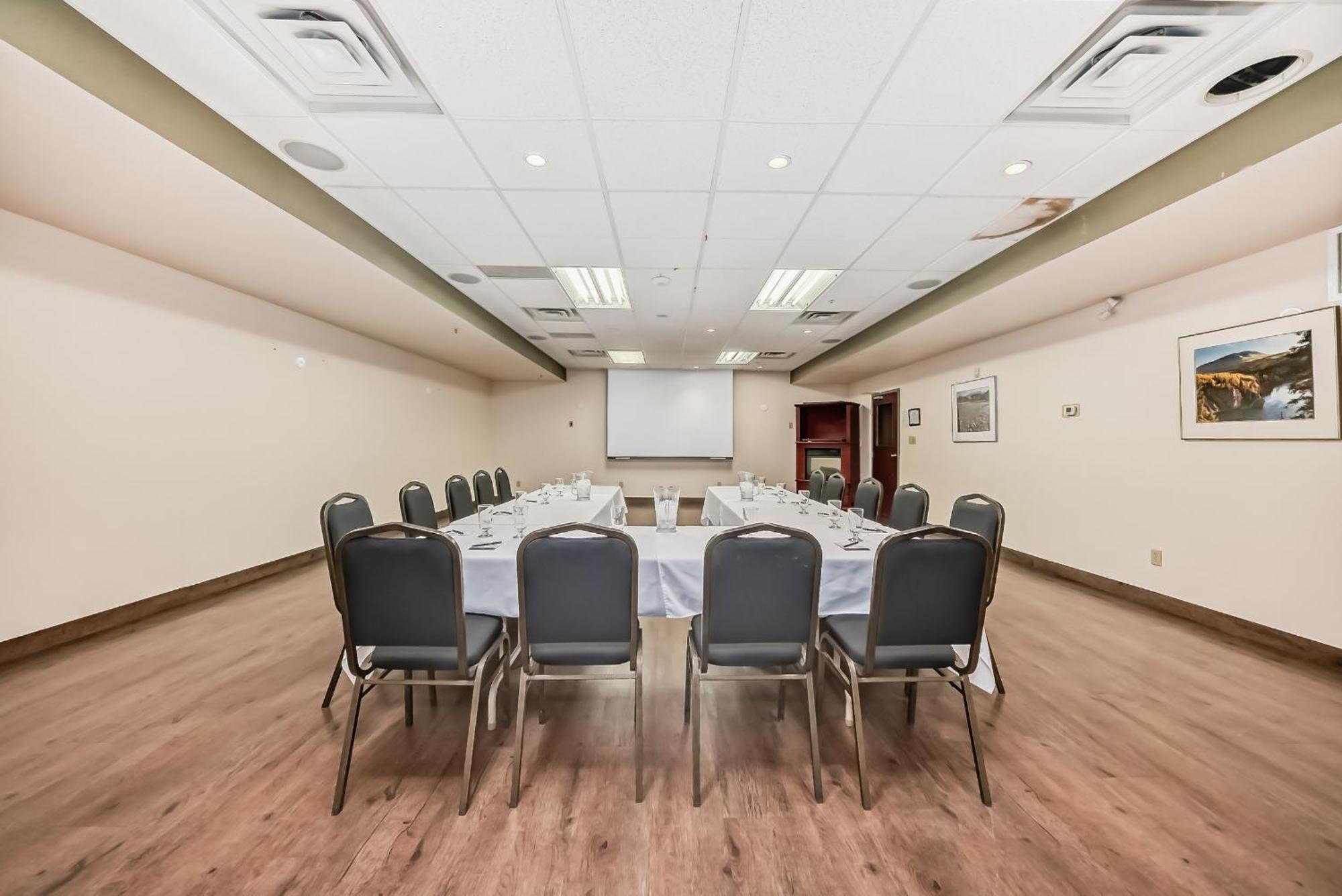 Grande Cache Inn & Suites Ngoại thất bức ảnh