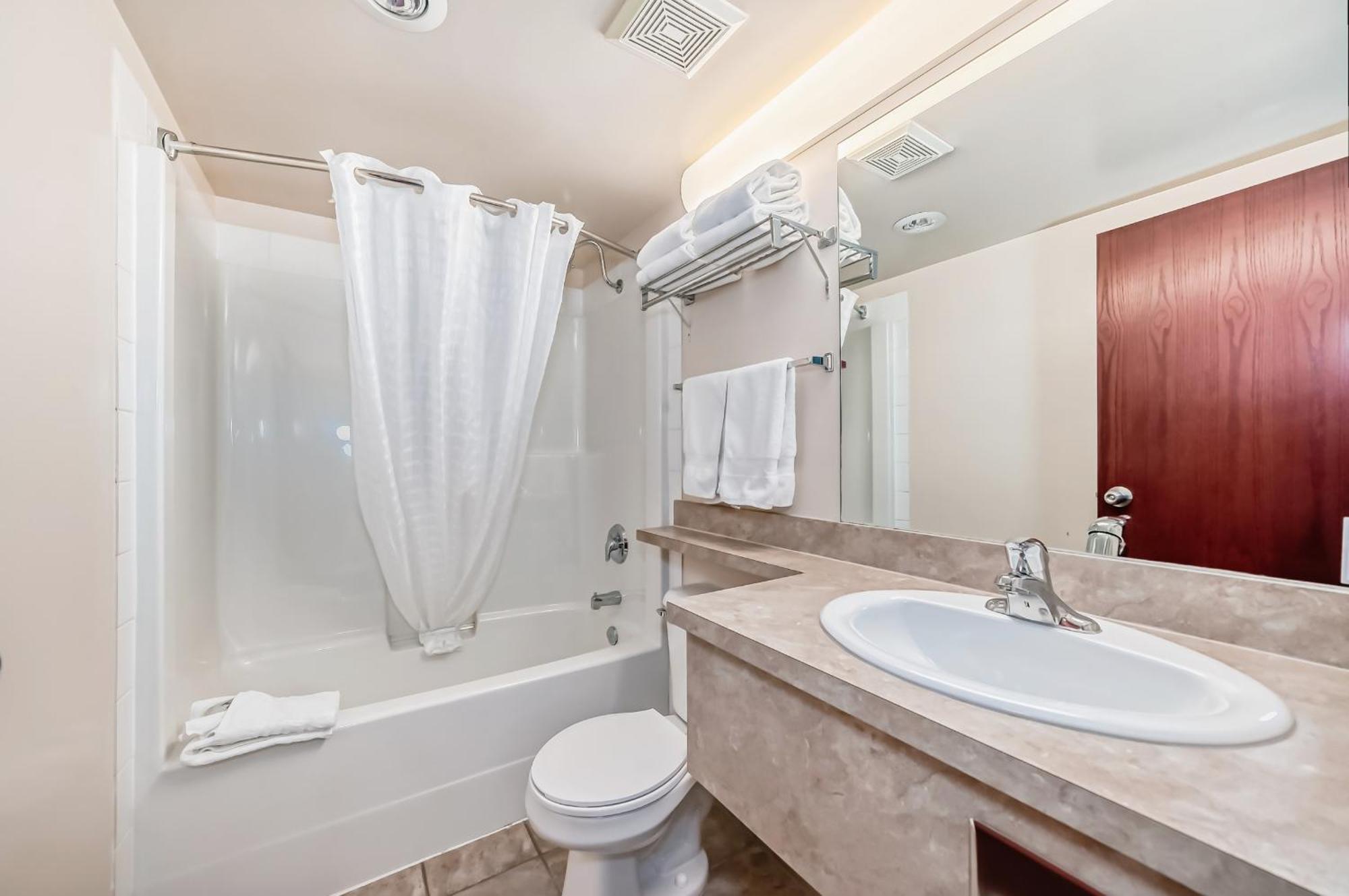 Grande Cache Inn & Suites Ngoại thất bức ảnh