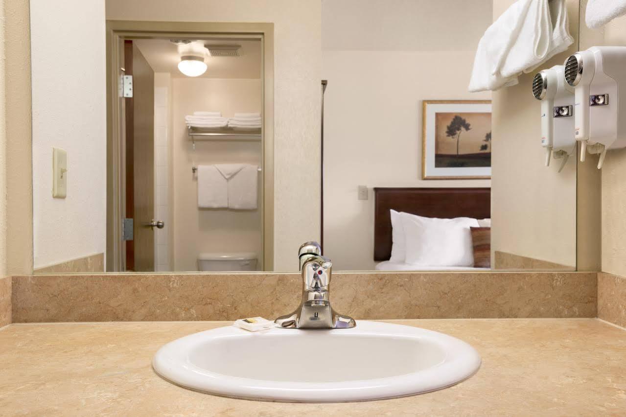 Grande Cache Inn & Suites Ngoại thất bức ảnh